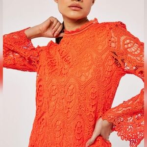Scallop lace mock neck longsleeve top